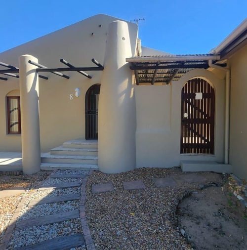 3 Bedroom House for Sale in Bergzicht